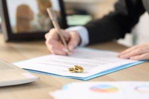 ¿Qué documentos necesito para casarme en España si soy extranjero?