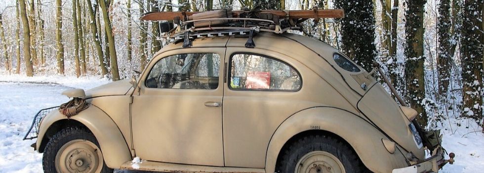 Tres formas seguras de transportar los esquís en el coche